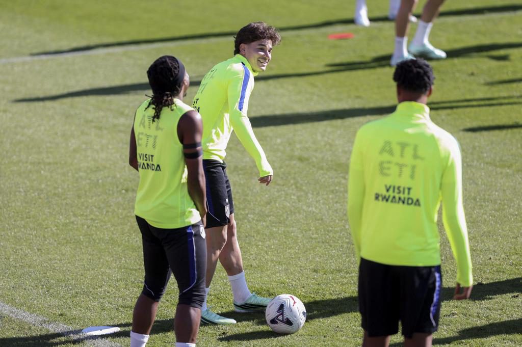 Simeone: “Veo a Julián Alvarez con entusiasmo, entregado a dar lo mejor que tiene”