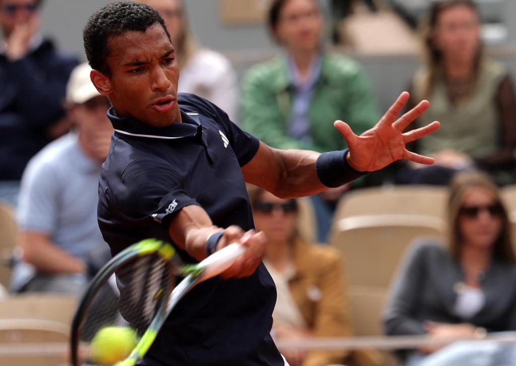 Auger-Aliassime pasa de ronda con apuros ante el argentino Ugo Carabelli en Shanghái