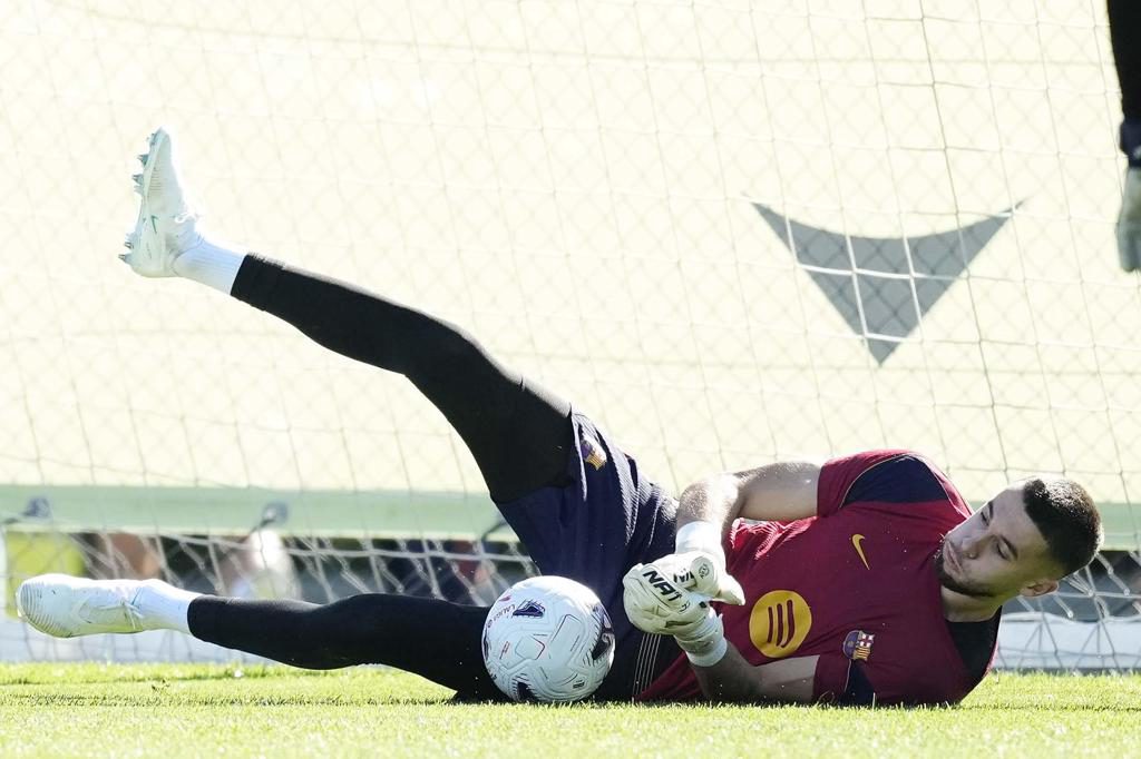 Joan Garcia recibe el alta médica y estará disponible para el Barcelona-Getafe