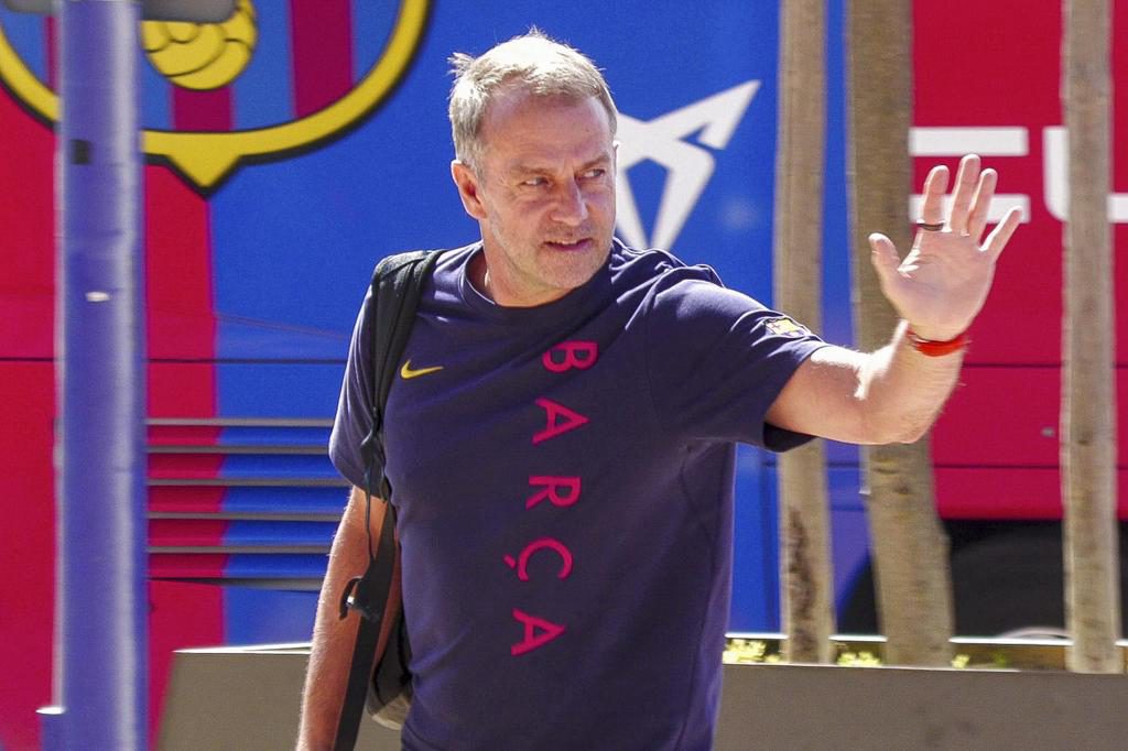 Flick introduce siete cambios y el Getafe sale con defensa de cinco