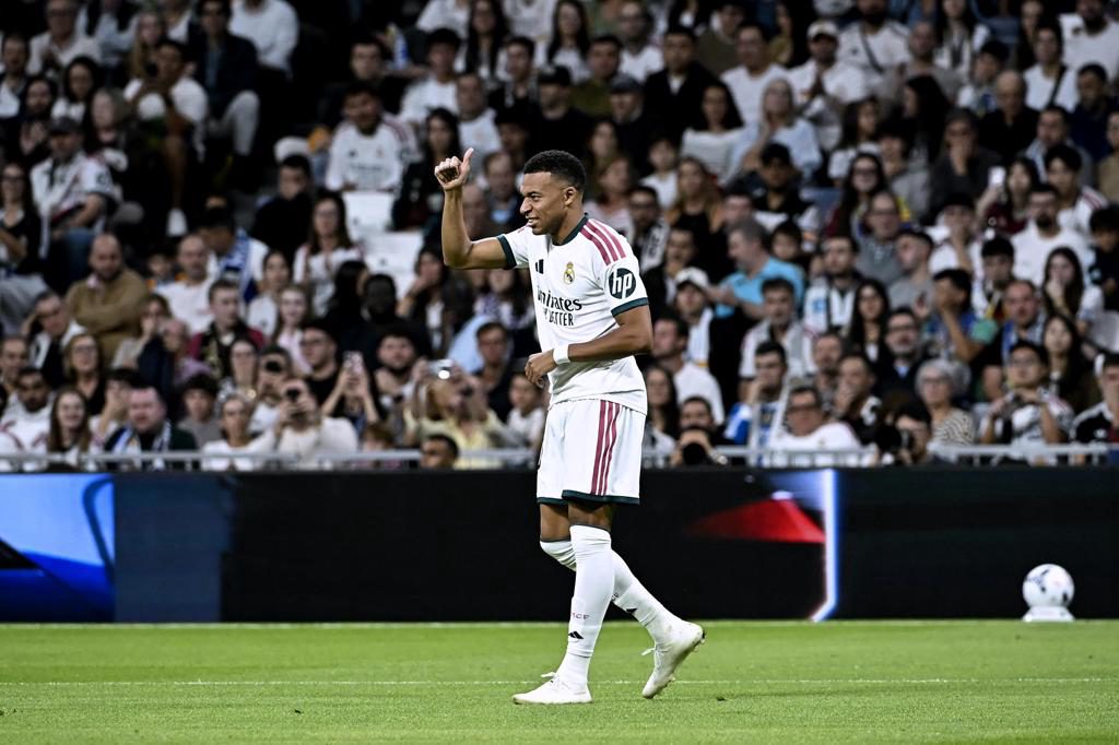 El Bernabéu perdona a Mbappé de inicio