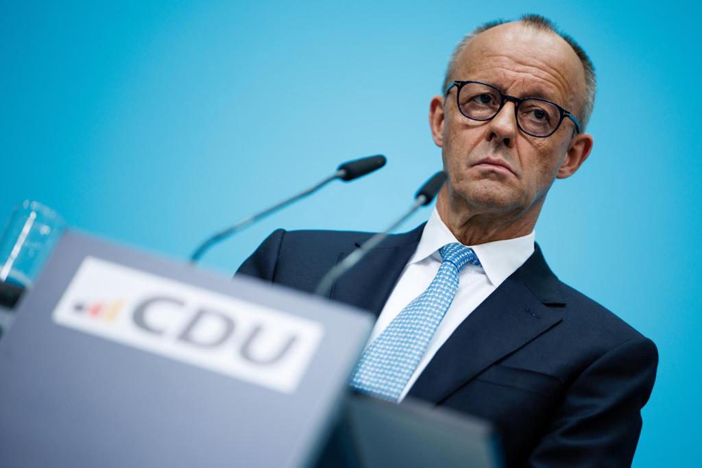 Merz dice que quienes tiendan la mano a la ultraderecha no representan a la CDU