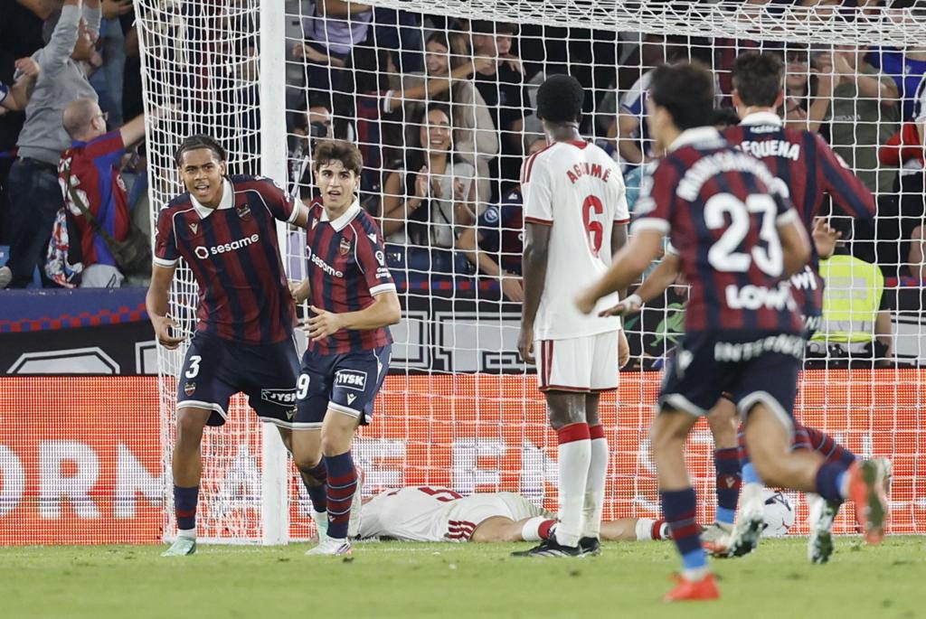 3-3. Un gol de Ndukwe en el último minuto rescata al Levante en la locura final del Ciutat