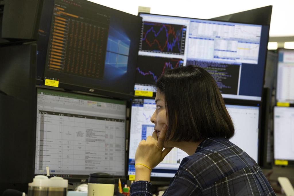 El Kospi surcoreano cae más de un 6 % en la apertura, lastrado por las tecnológicas