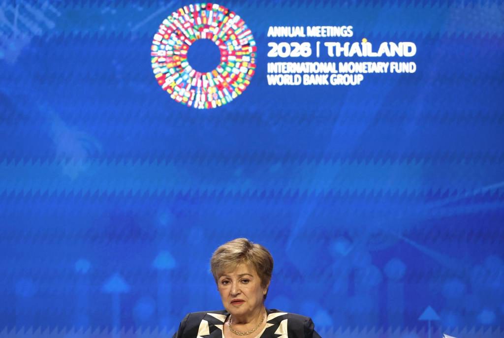 La IA salva un desigual crecimiento global y deuda al alza: claves del informe del FMI