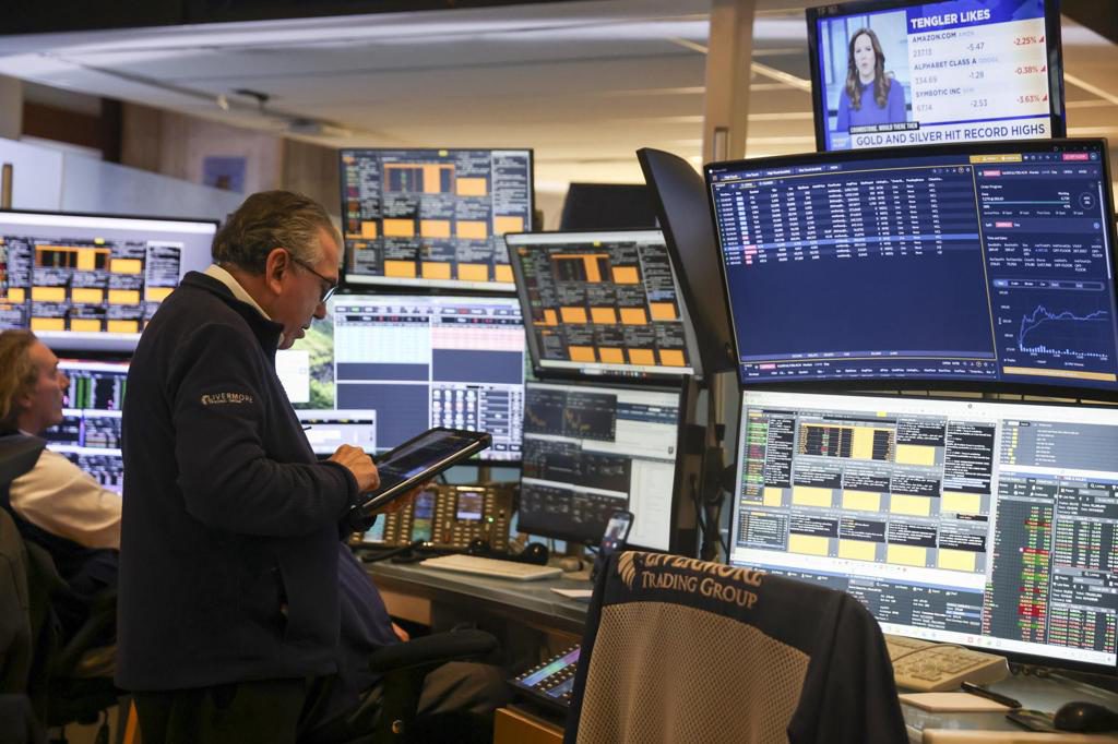 Wall Street cierra en rojo pese a el aumento de beneficios de la gran banca de EE.UU.