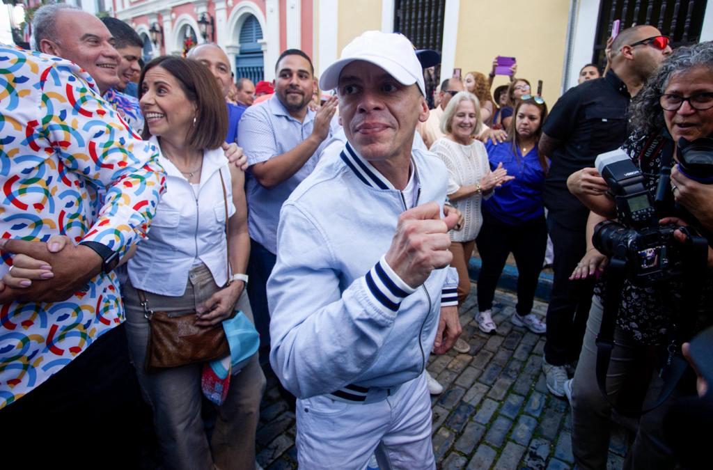 Vico C se recupera «favorablemente» tras una cirugía de la columna cervical en Colombia