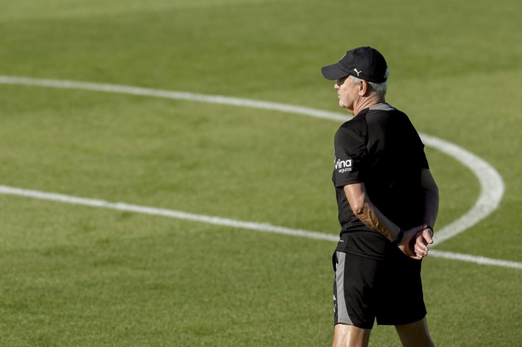 Aguirre busca su primer triunfo en Mestalla ante un Athletic que vuelve tras un mes parado
