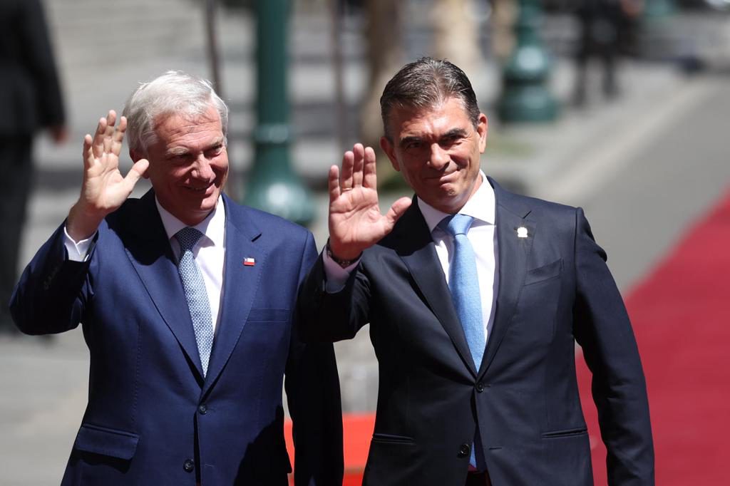 Kast dice que Bolivia y Chile avanzarán para restablecer relaciones «al más alto nivel»