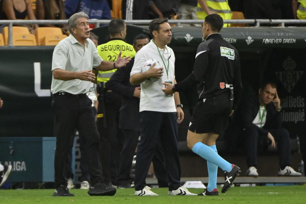 Pellegrini se queja de las «decisiones incomprensibles e inexplicables» del árbitro