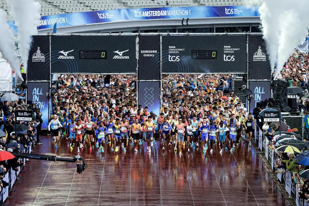 Buze Diriba, récord femenino en el maratón de Amsterdam con doblete etíope