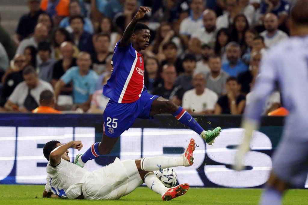 Nuno Mendes, baja del PSG ante el Barcelona