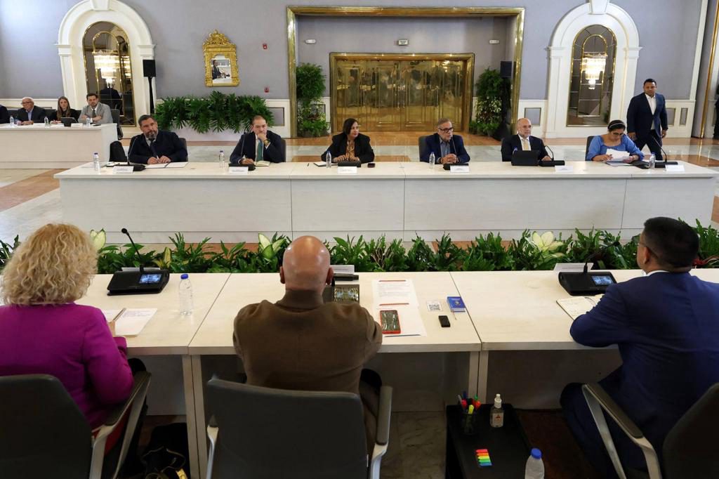 El chavismo y la oposición culminan este miércoles la tercera ronda de diálogo