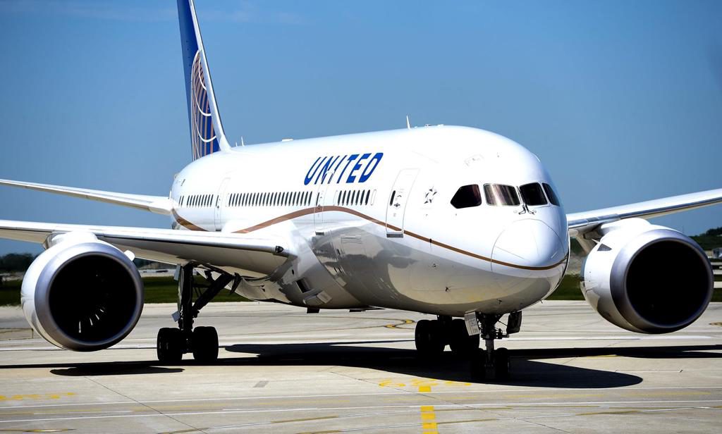 United Airlines gana el 8,5 % más en el tercer trimestre, pese a gastar el 61,6 % más en combustible