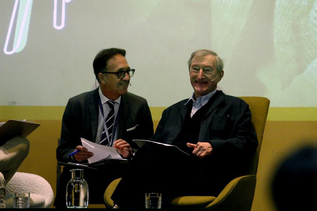 Julian Barnes encuentra «más verdad» en los libros que en la realidad