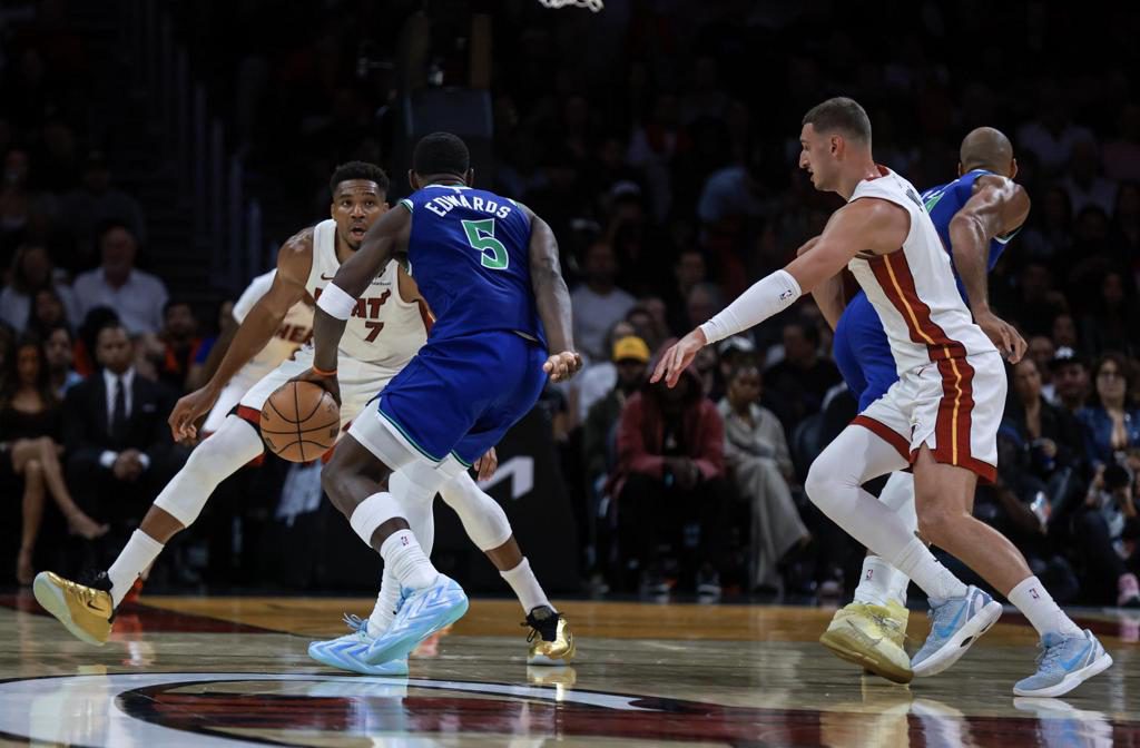 Edwards arrasa; Davis, Haliburton y Kawhi firman regresos de ensueño y De Larrea debuta