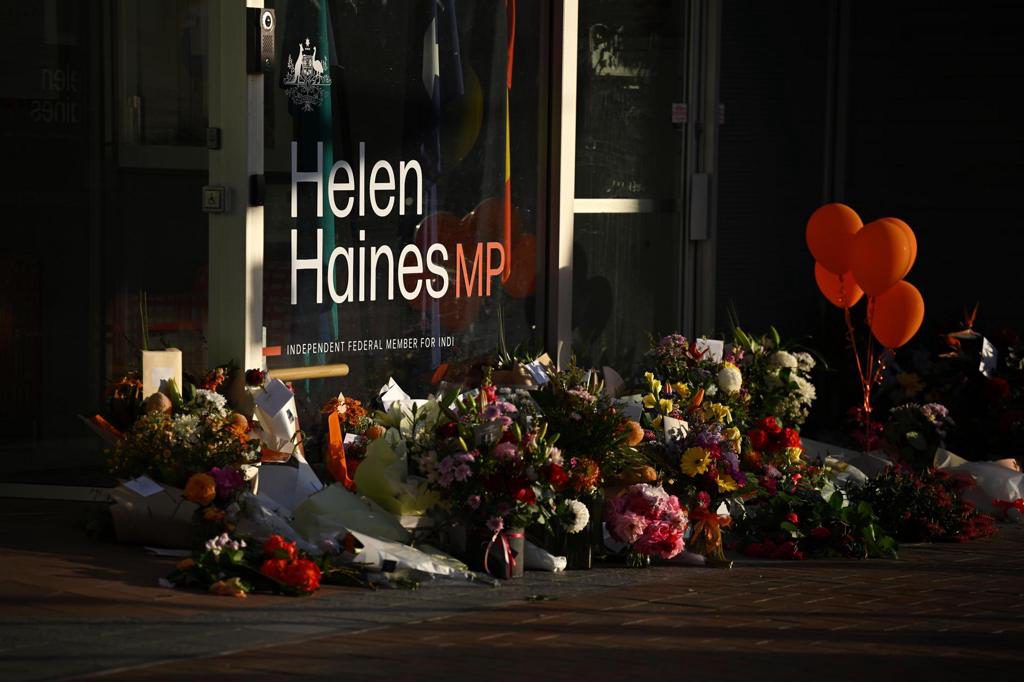 La diputada australiana Helen Haines sigue en estado crítico tras ser atropellada