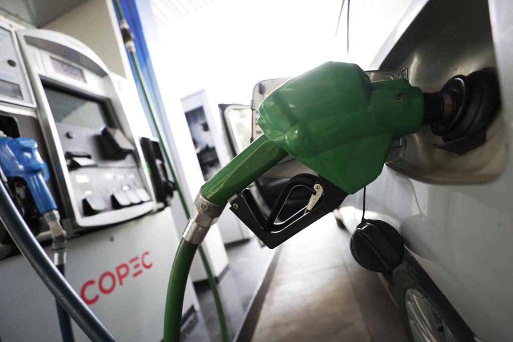 Combustibles en Chile suman quinta alza consecutiva y el diésel alcanza máximo histórico