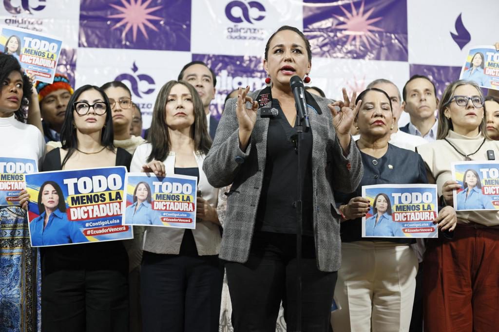 Correísmo denuncia persecución en Ecuador y exige «inmediata libertad» de Luisa González