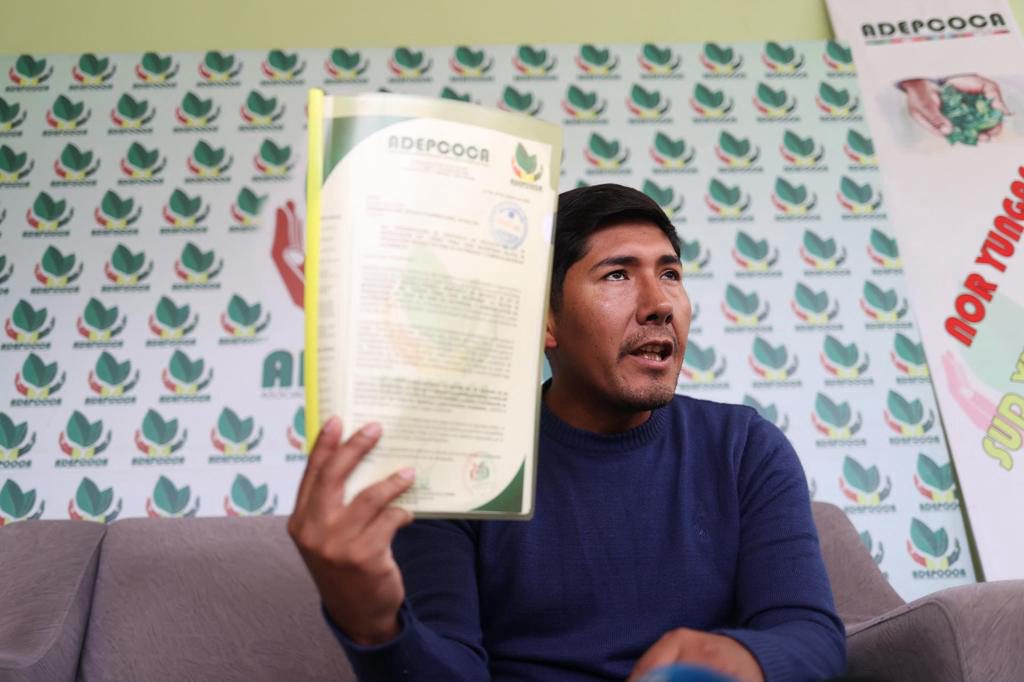 Cocaleros piden sancionar con cárcel la producción ilegal de hoja de coca en Bolivia
