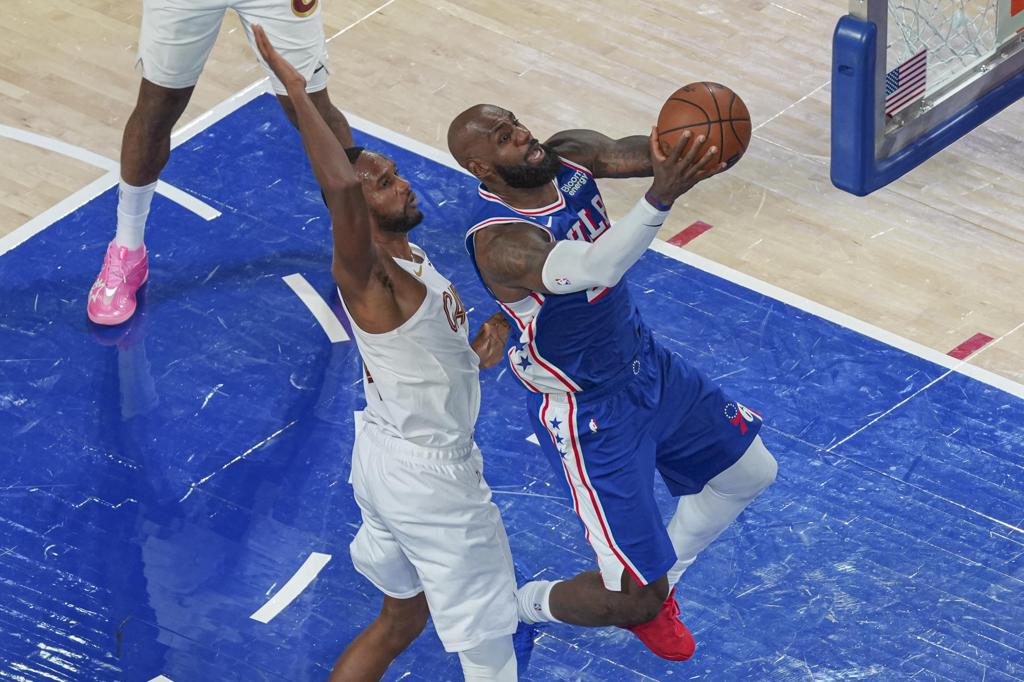 114-106. LeBron y los 76ers remontan 27 puntos y dejan en evidencia a los Cavaliers