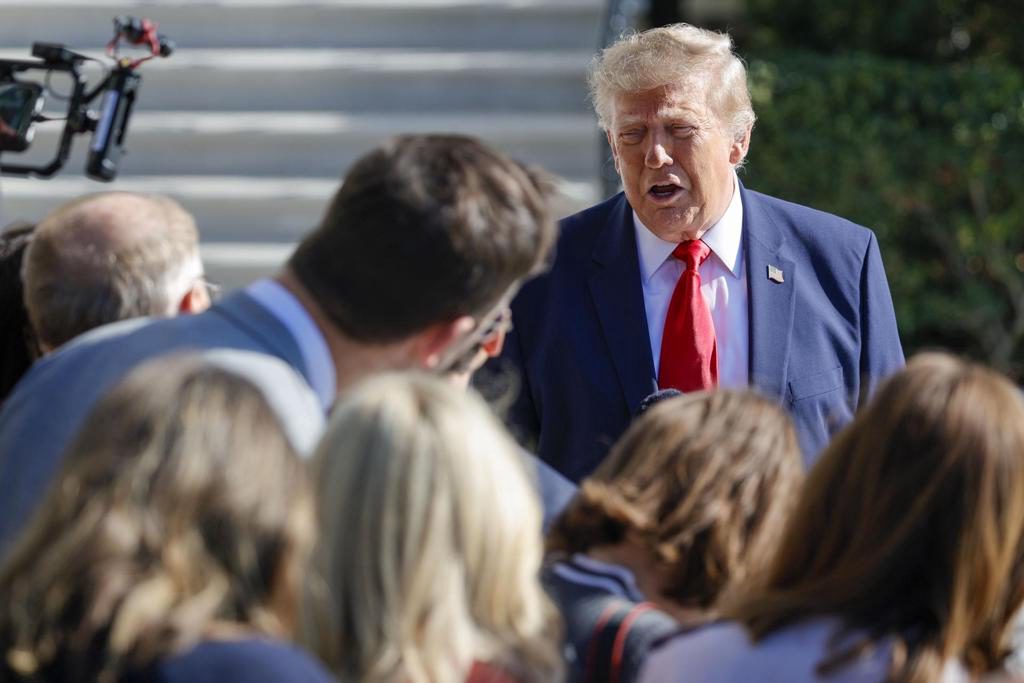 Trump afirma que los buques de EE.UU. «pasarán» por Cuba tras la guerra en Irán