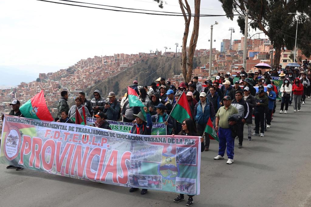 Maestros de Bolivia amenazan con una huelga indefinida contra las políticas del Gobierno