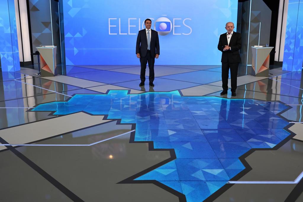Lula acusa a Flávio Bolsonaro de «lamer las botas» de Trump en debate antes de elecciones