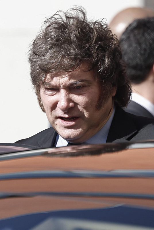 Milei llama de nuevo «ladrón corrupto» a Pedro Sánchez tras su polémico viaje a Madrid