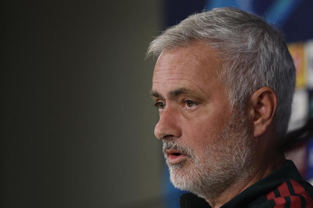 Jose Mourinho: «No busco nada más que crédito a mis jugadores y críticas a su entrenador»