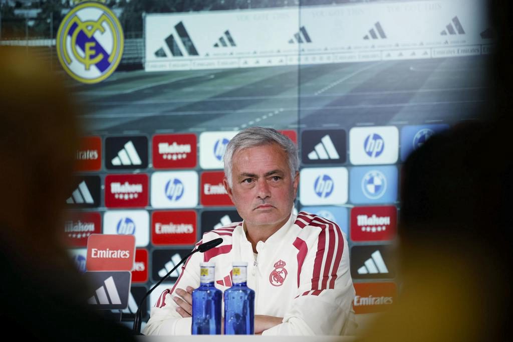 Mourinho, el «puto amo» de la sala de prensa cuando se trata de disparar al Barça