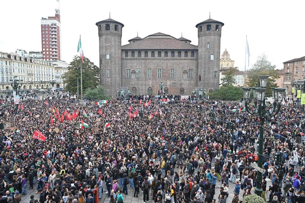 Las protestas contra el coste de la vida y el Gobierno sacuden varias ciudades italianas