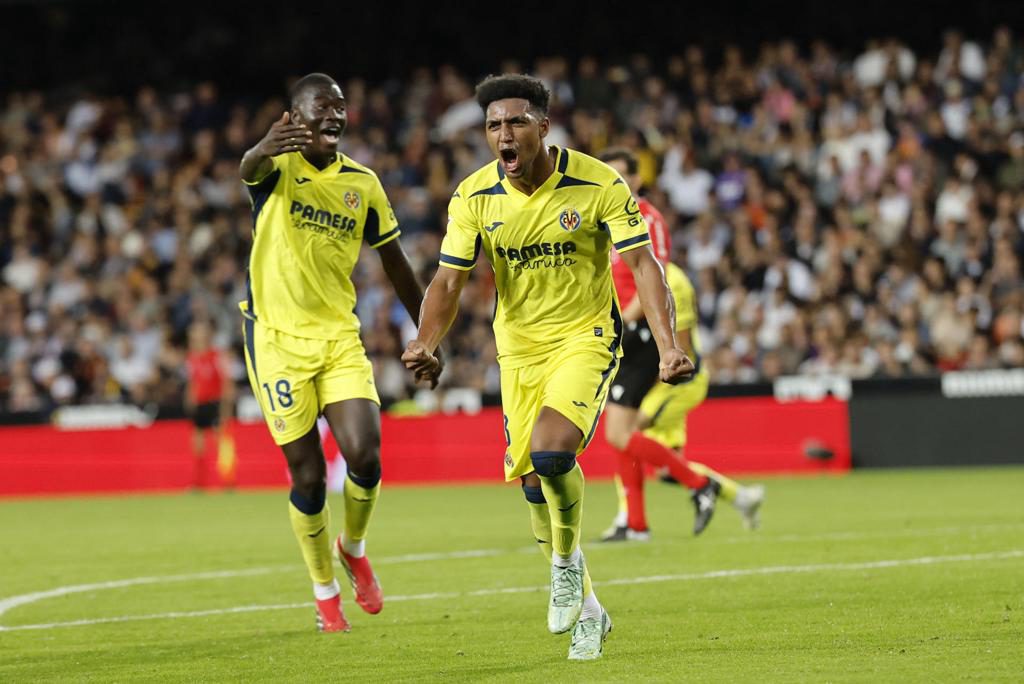 1-2. El Villarreal remonta al Valencia en el 96