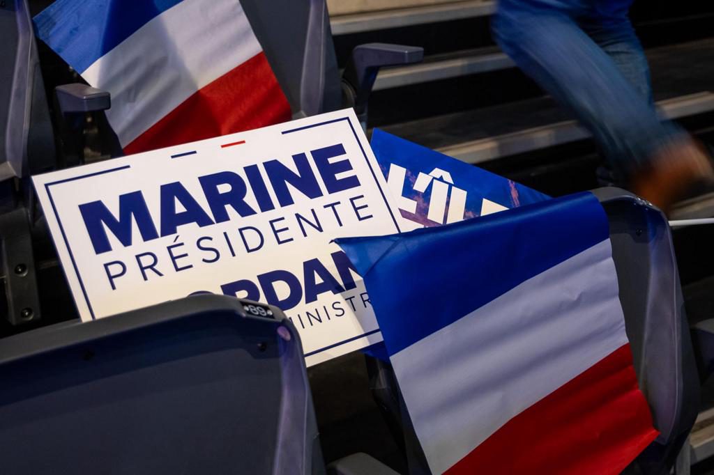 Le Pen: «Nuestra defensa no será delegada, será nacional, con un Ejército nacional»