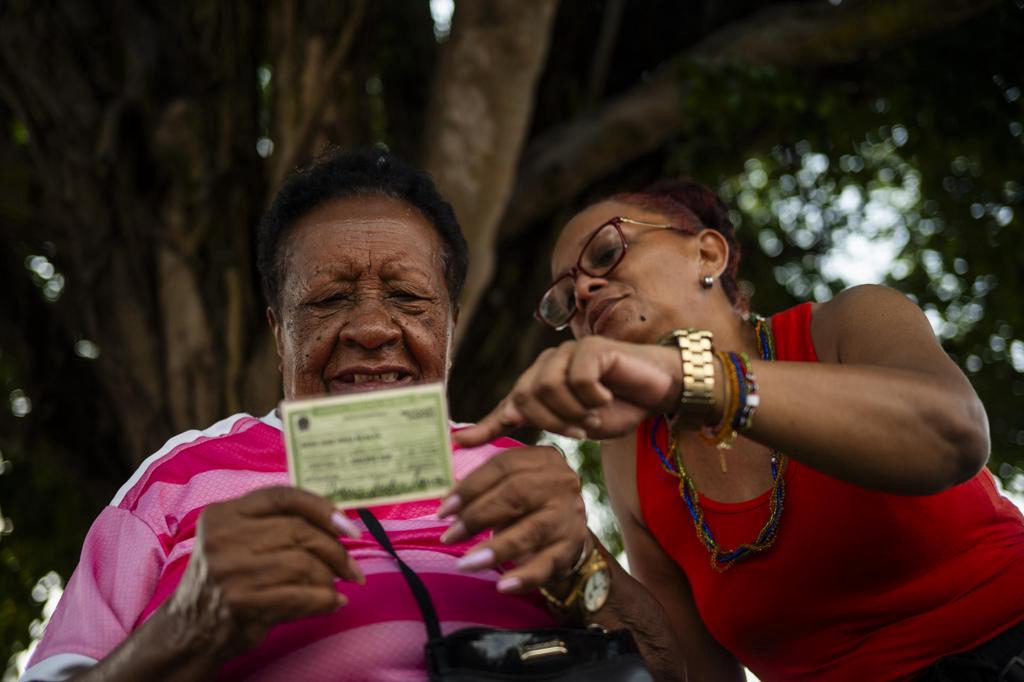 Una biznieta de esclavos vota en Brasil pese a no estar obligada: «mientras pueda lo haré»