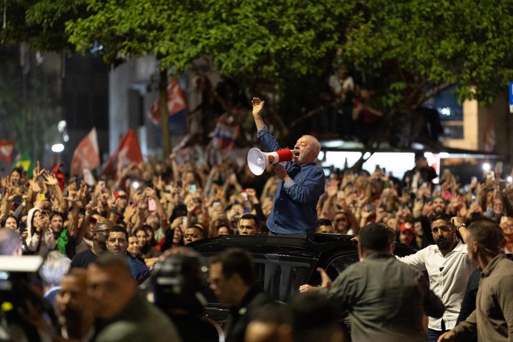 China felicita a Lula en su reelección y pide seguir avanzando en la relación bilateral
