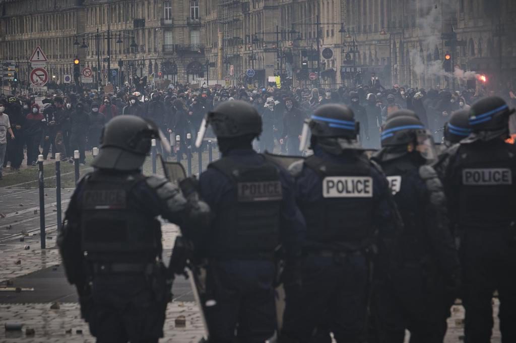 Hay 1.435 detenidos en Francia por las manifestaciones del sábado, «sin incidentes graves»