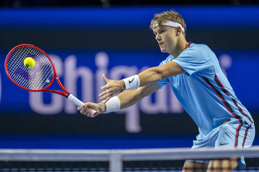 Rune supera la primera ronda en Basilea pese a los 32 ‘aces’ de Halys