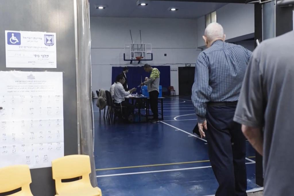 Los israelíes votan en unas elecciones «cruciales»: «Es nuestra última oportunidad»
