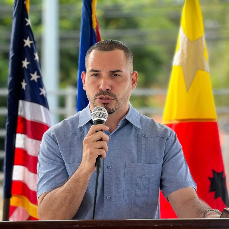 Alcalde de Aguada niega colaboración de policías municipales con redadas del ICE