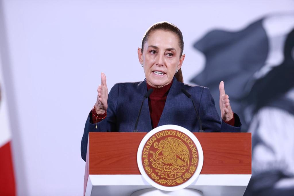 Sheinbaum celebra el premio internacional de la futbolista mexicana Charlyn Corral