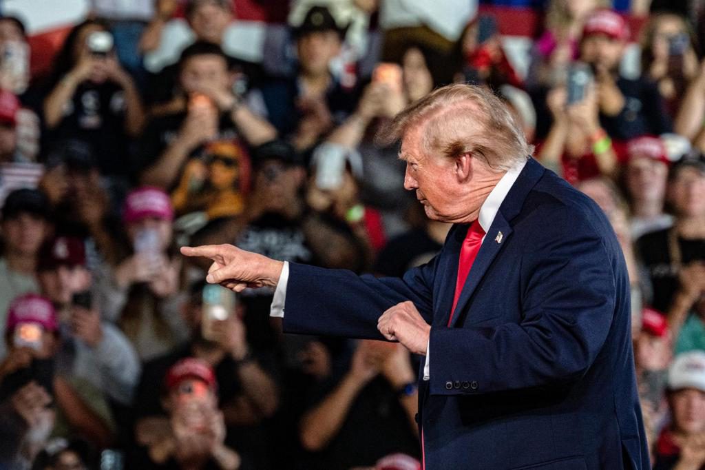 Trump intenta animar a sus bases republicanas en Texas ante el avance demócrata