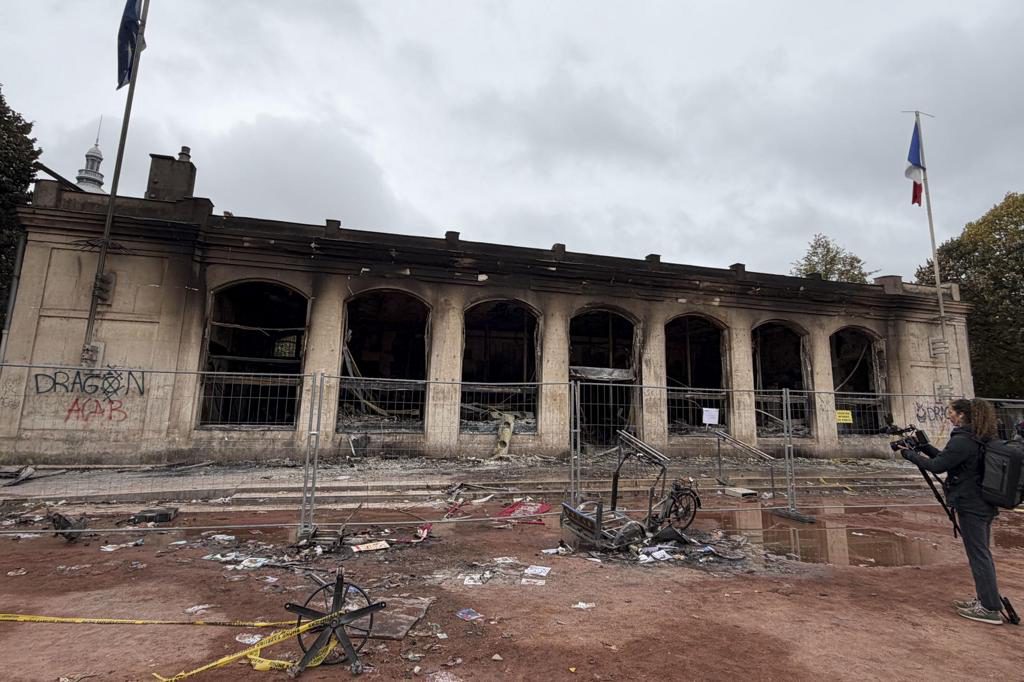 El Senado francés aprueba una ley más dura contra los saqueos y los disturbios