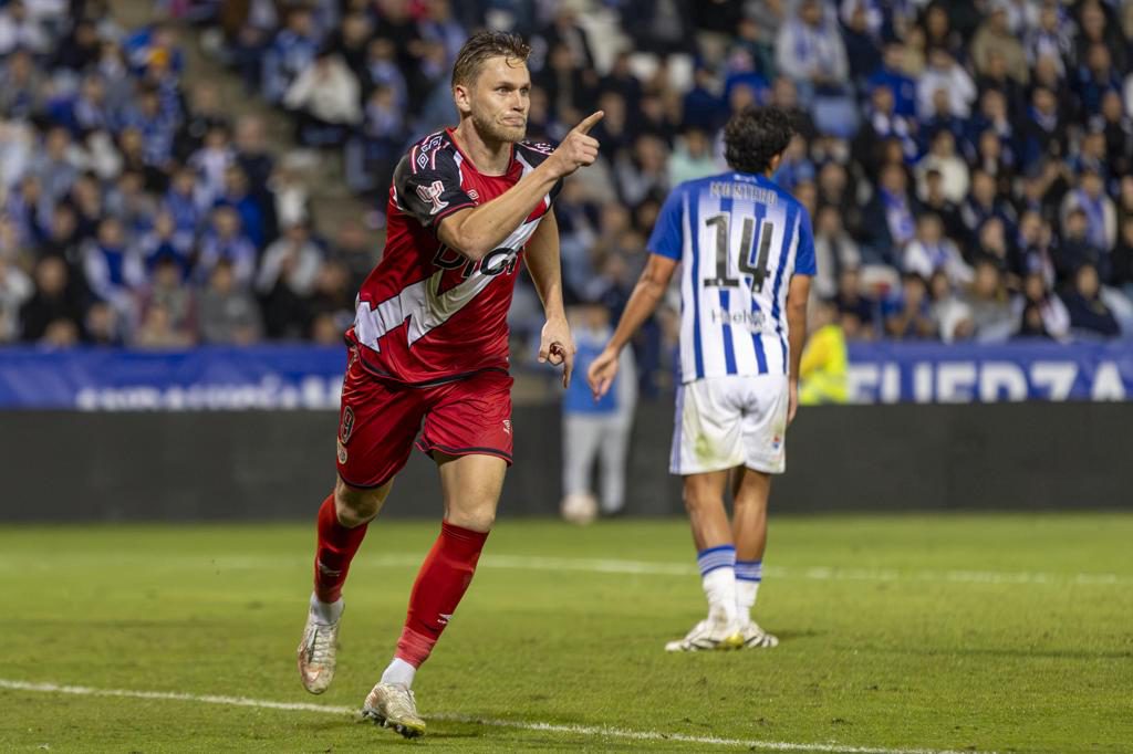 El brasileño Alemao se reivindica en la Copa del Rey pidiendo minutos en el Rayo Vallecano