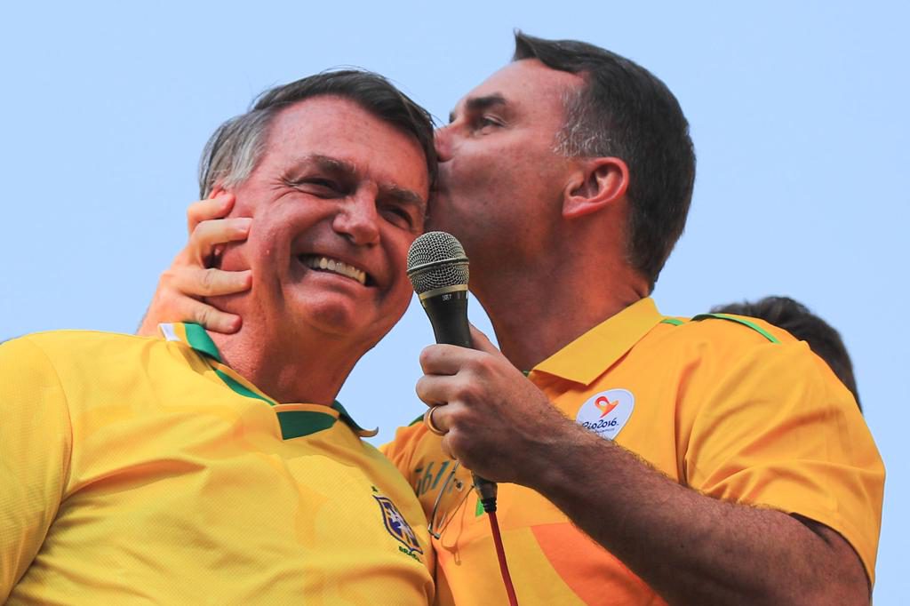 Jair Bolsonaro no sabía que Flávio huiría a EE.UU., según presidente del Partido Liberal
