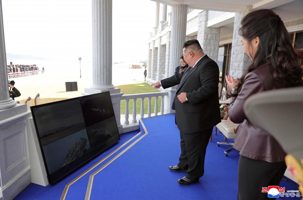 Kim participa en pruebas de drones, misiles y lanzacohetes en plena tensión intercoreana