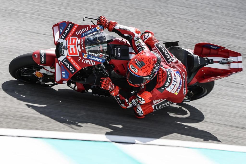 Los españoles Marc Márquez, Manuel González y David Almansa dominan sus prácticas