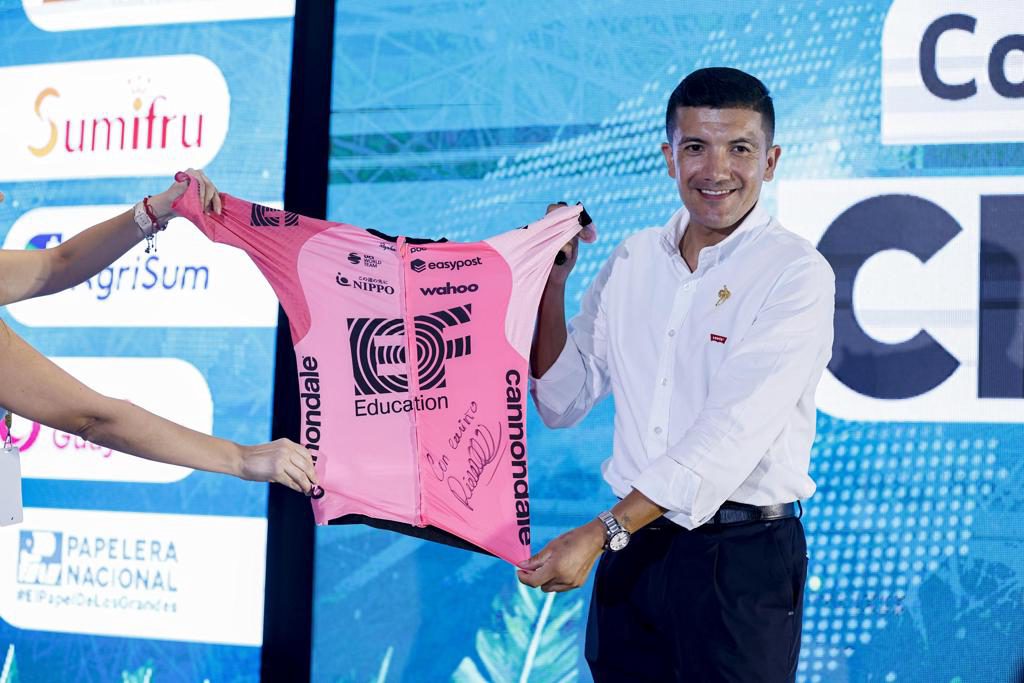 Richard Carapaz narra su historia de vida: de ser atropellado a ganar el oro olímpico